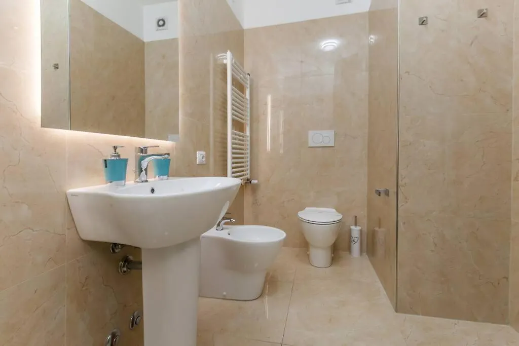 12Th Floor Diamond Tower - 72 Apartment Milan
