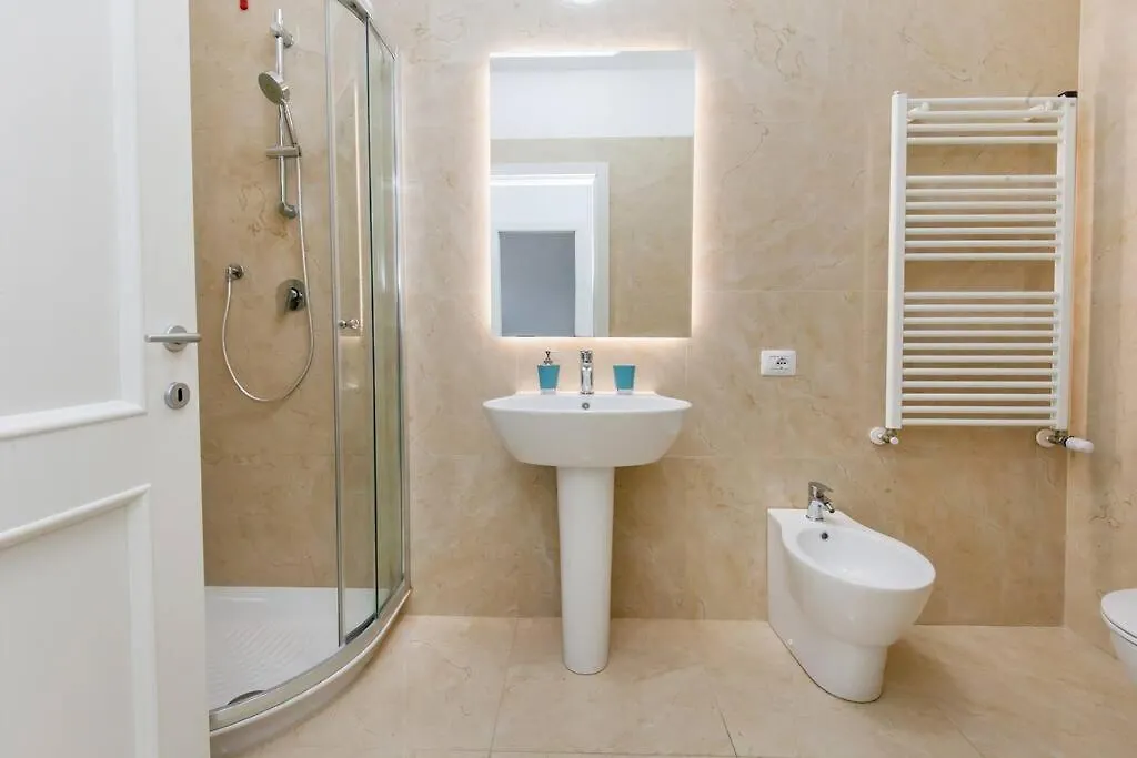 12Th Floor Diamond Tower - 72 Apartment Milan 0*,  Italy