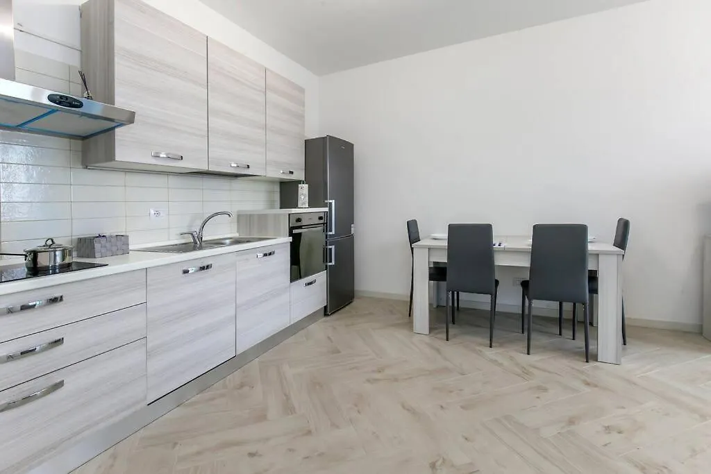 12Th Floor Diamond Tower - 72 Apartment Milan 0*,