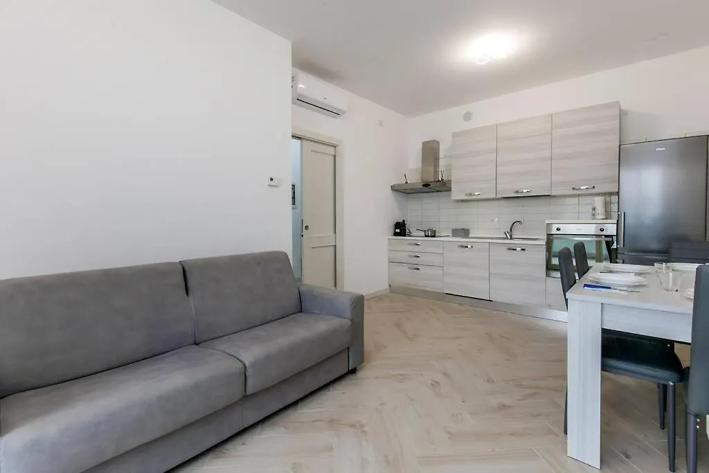 12Th Floor Diamond Tower - 72 Apartment Milan